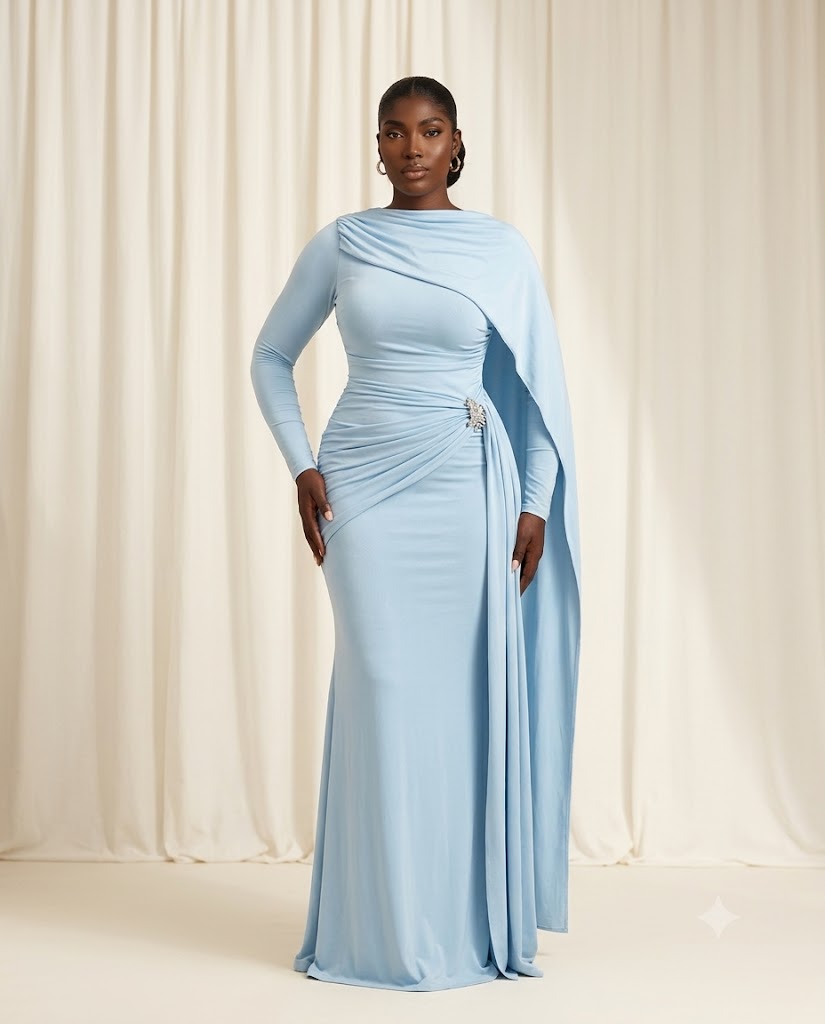 Robe longue drapée à manche cape