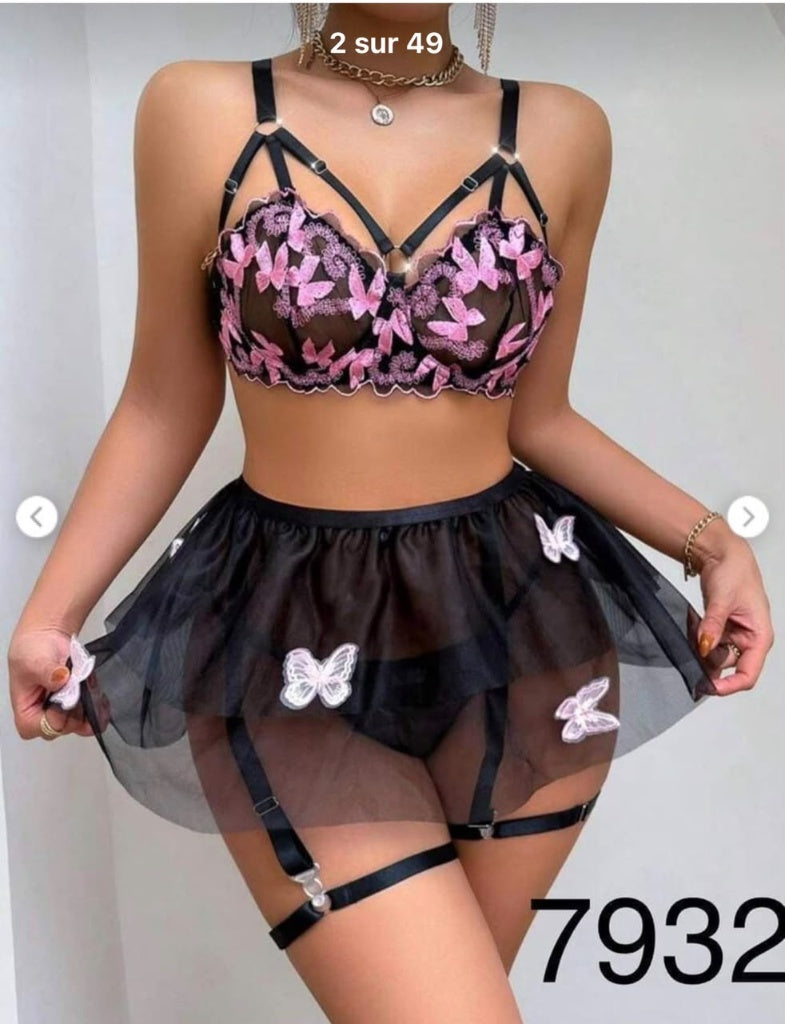 Ensemble lingerie tulle papillons quatre pieces detail