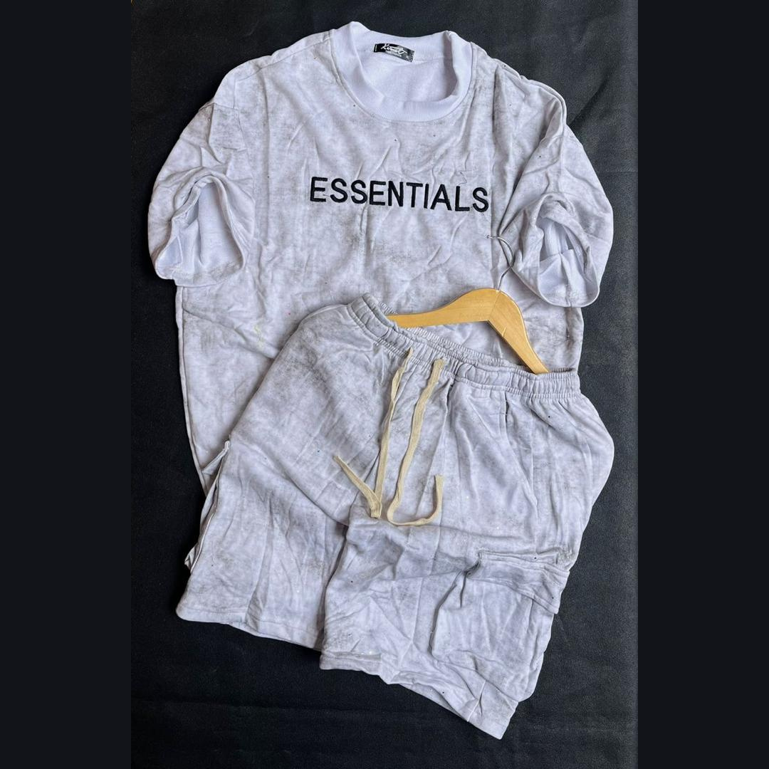 Ensemble ESSENTIALS : Confort et Style Décontracté pour Tous les Jours