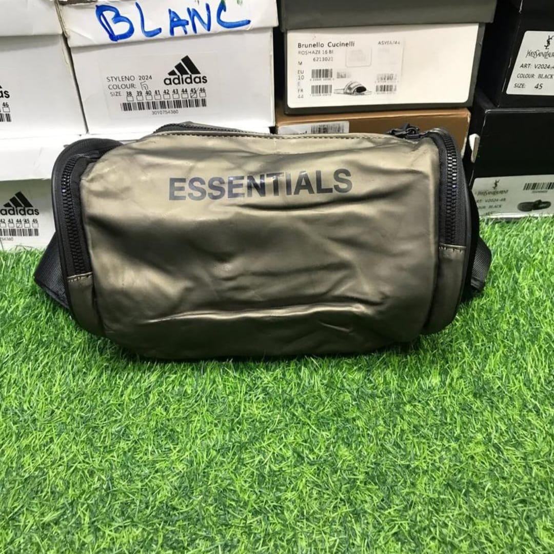Sac Bandoulière ESSENTIALS - Disponible en Gris et Noir !