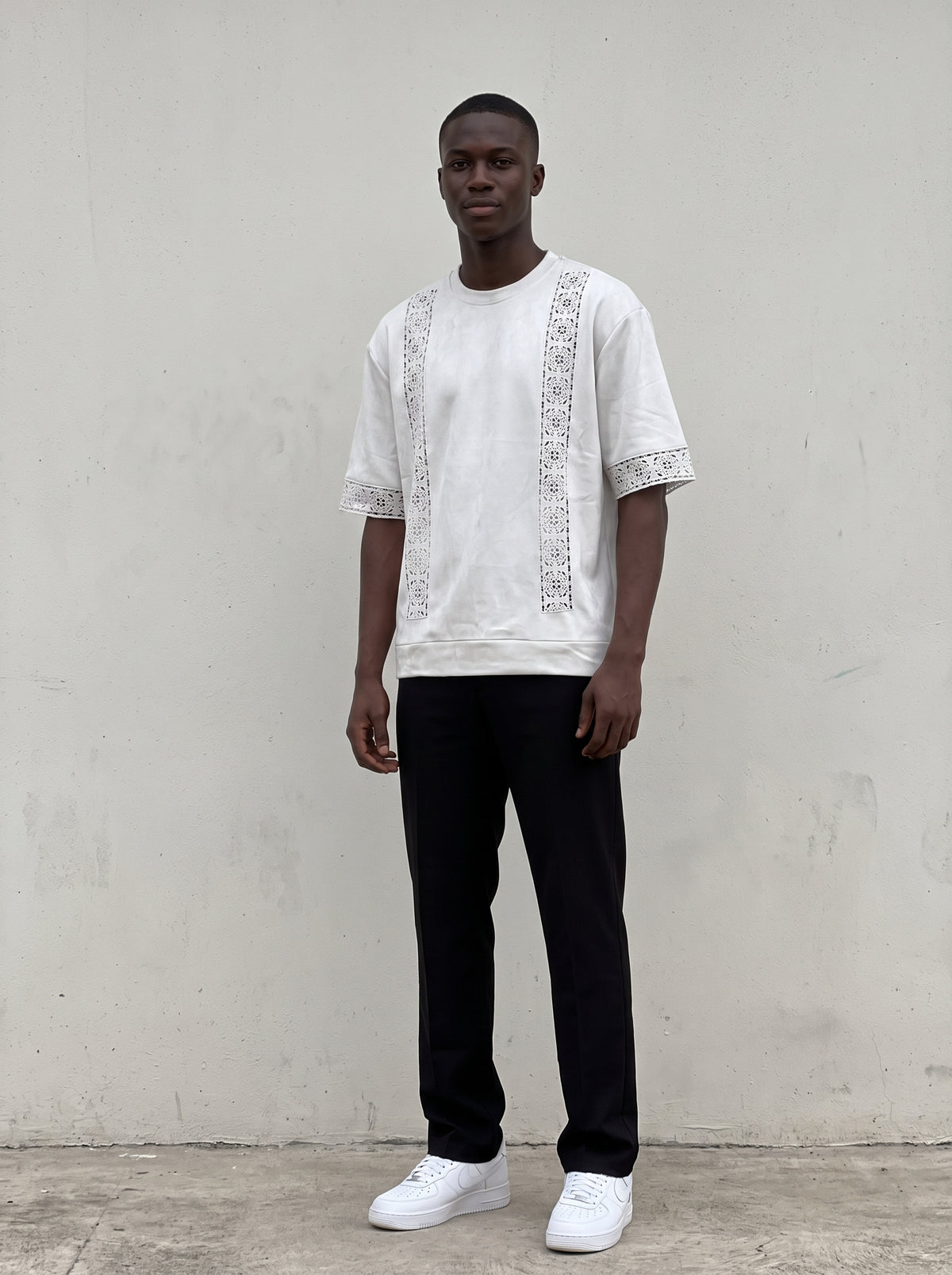 Haut a bandes crochet porte seul avec un pantalon uni