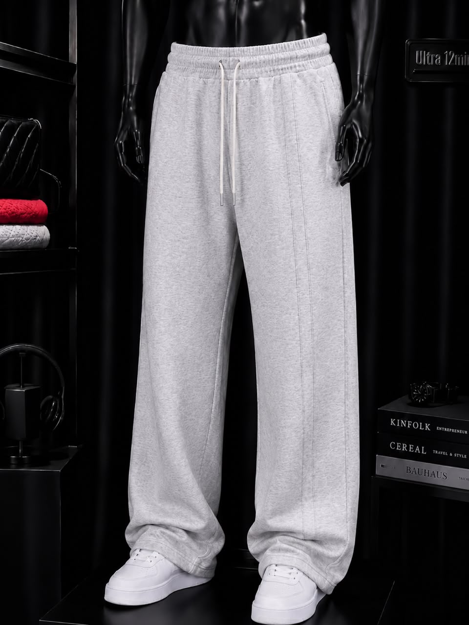 Pantalon large gris à pli marqué