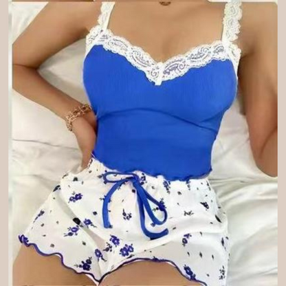Ensemble Deux Pièces – Haut à Bras Fins avec Détail Dentelle et Culotte à Motif Fleur