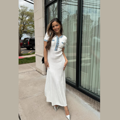 Élégance Intemporelle en robe Blanc Pur