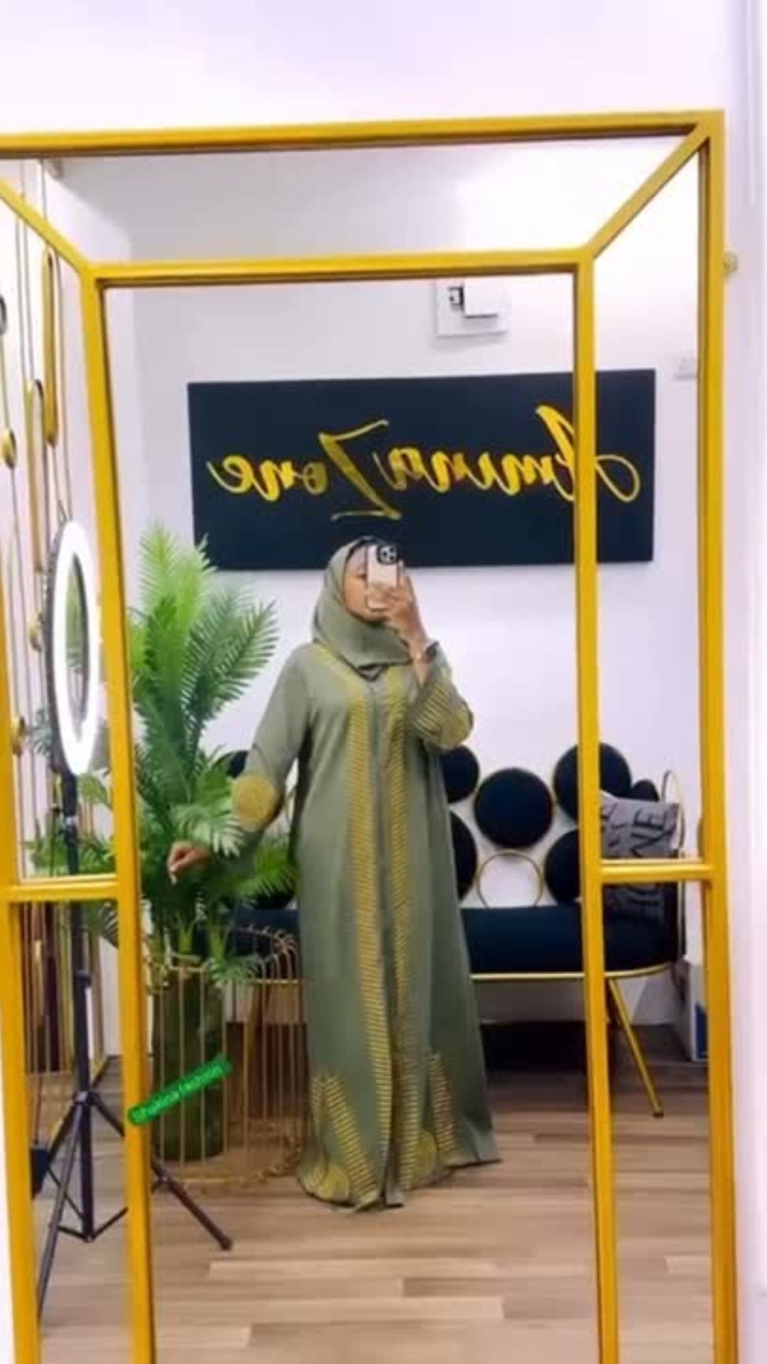 L’élégance Absolue – Abaya Chic et Moderne