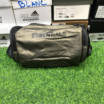 Sac Bandoulière ESSENTIALS - Disponible en Gris et Noir !