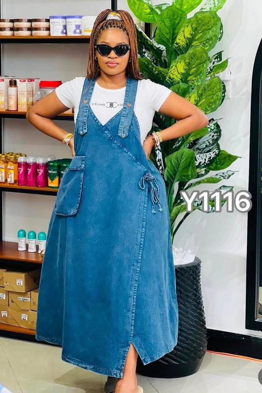 Robe salopette longue en jean à bretelles boutonnées et poche, Tendressa