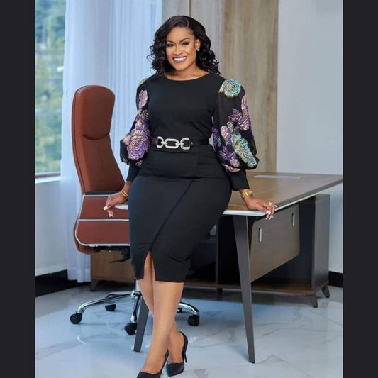 Élégance Colorée : Robe Ceinturée Noire à Manches Motif