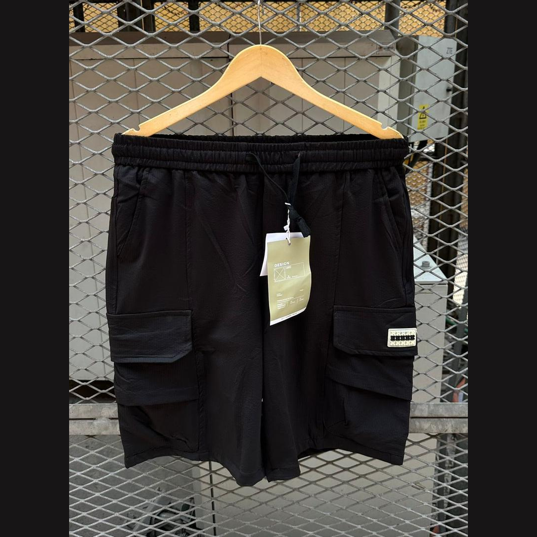Culotte Noire avec Poches à Rabat - Élégance et Praticité