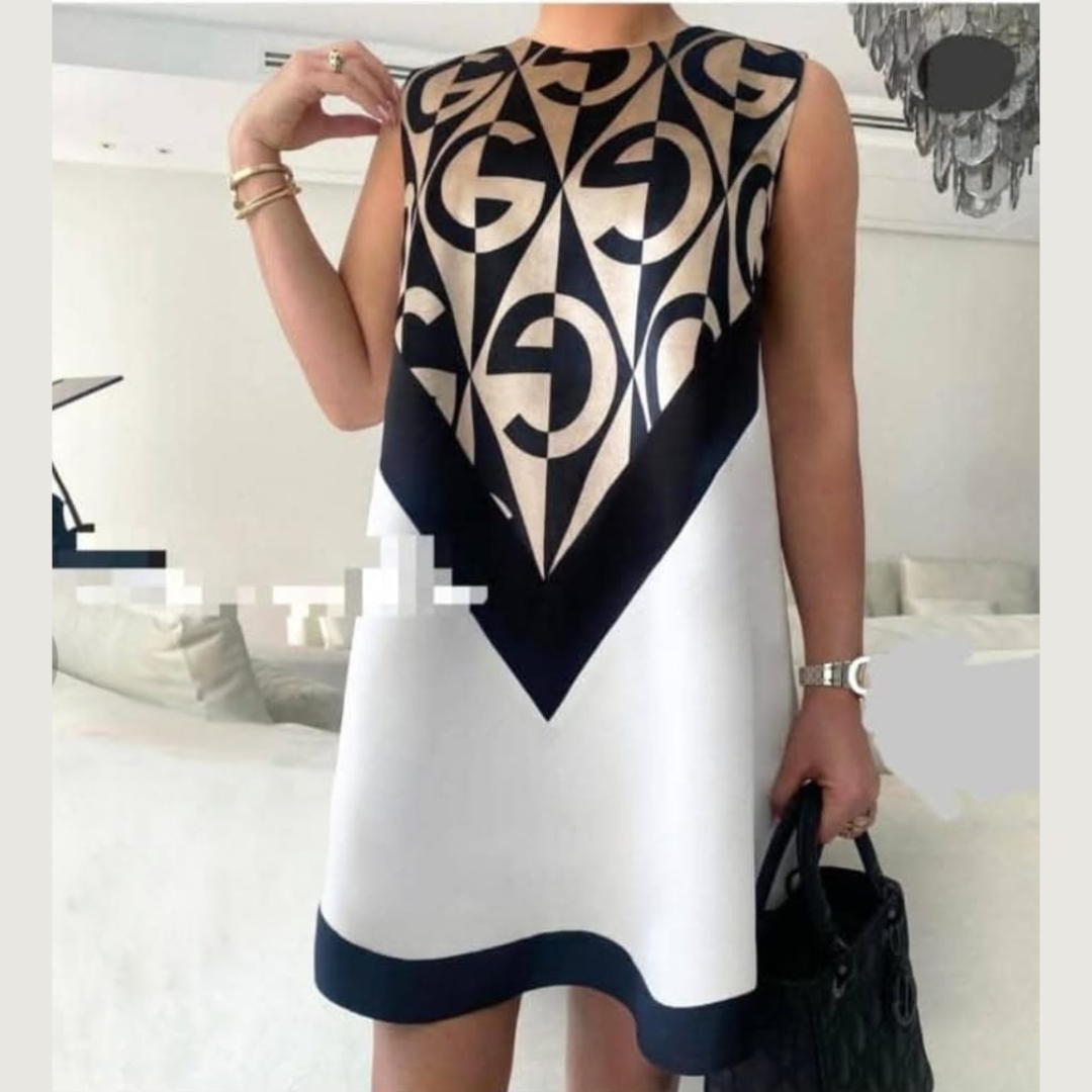 Robe Élégante Noire et Blanche à Motif Géométrique - Sophistication à Chaque Pas