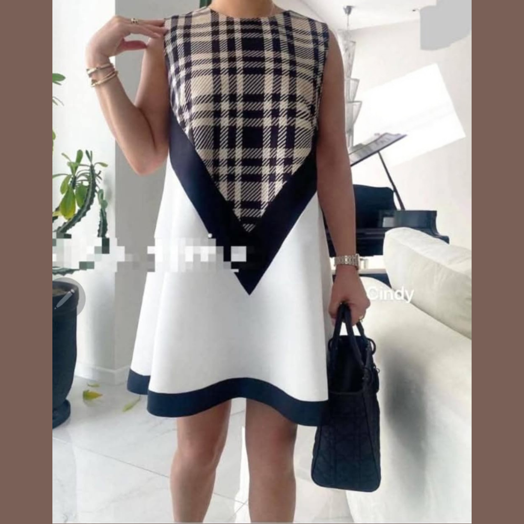 Robe Chic Noire et Blanche à Motif Carreaux - Élégance et Style en Harmonie