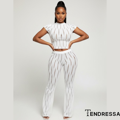 Ensemble Glamour Texturé – Silhouette Sculptée en Noir & Blanc