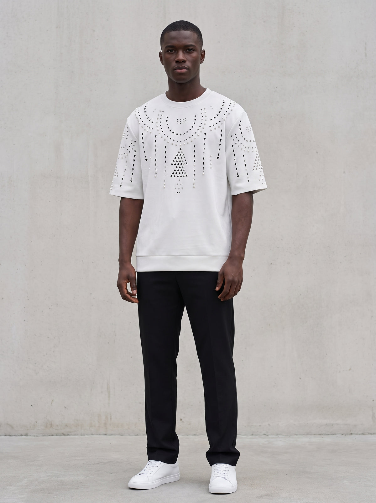 Ensemble Homme - T-shirt et Pantalon, Perforations et Perles