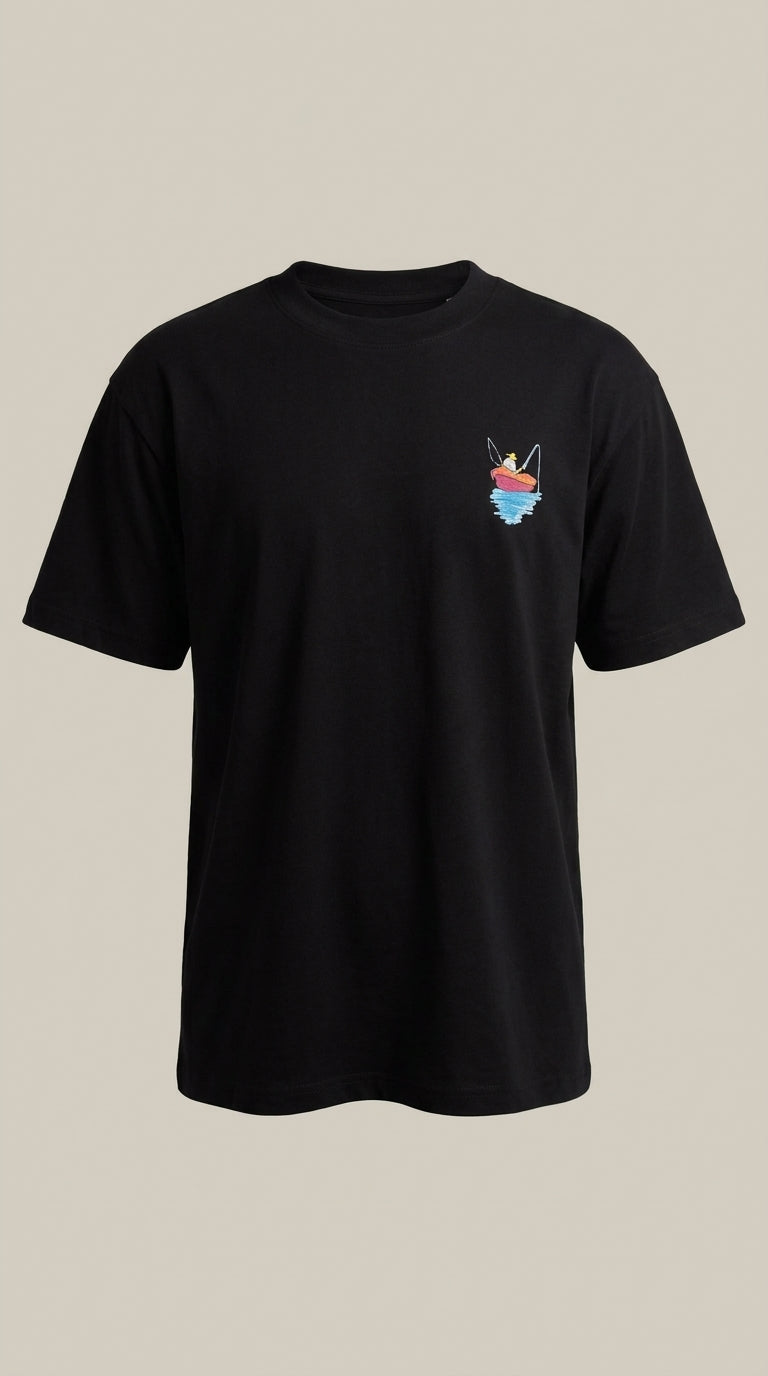 T-shirt oversize pêcheur noir, devant avec petite barque