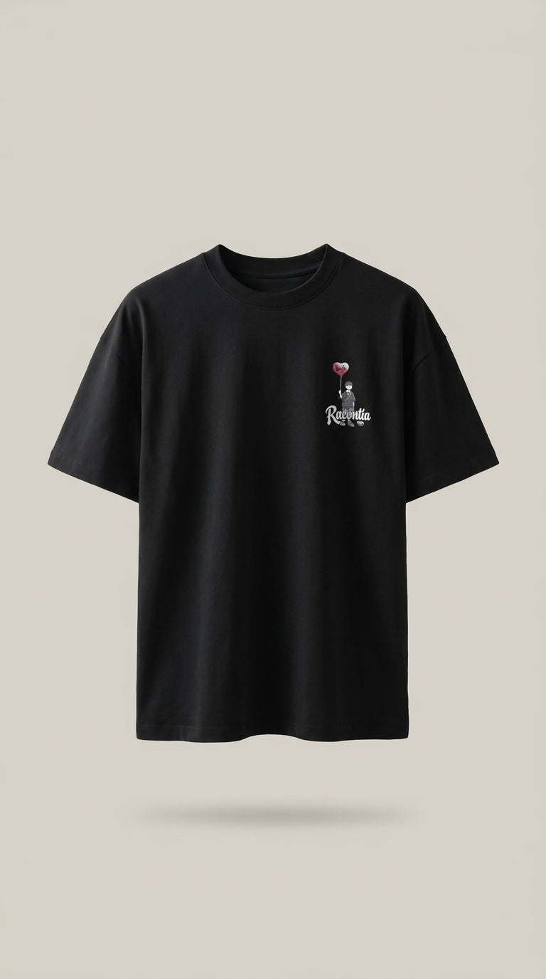 T-shirt oversize Racontia noir, devant avec petit motif poitrine