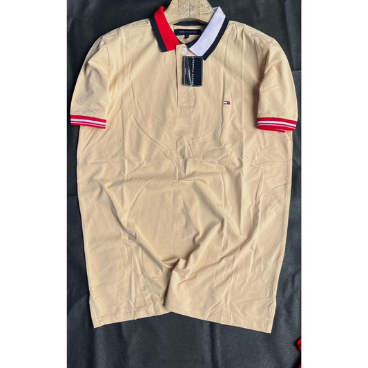 Polo Beige avec Col Contrasté