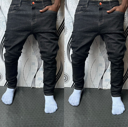 Jean Noir Tendance : Élégance et Confort au Quotidien