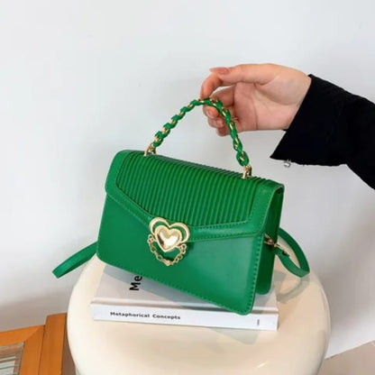Sac à Main Plissé avec Poignée Tressée et Fermoir en Cœur