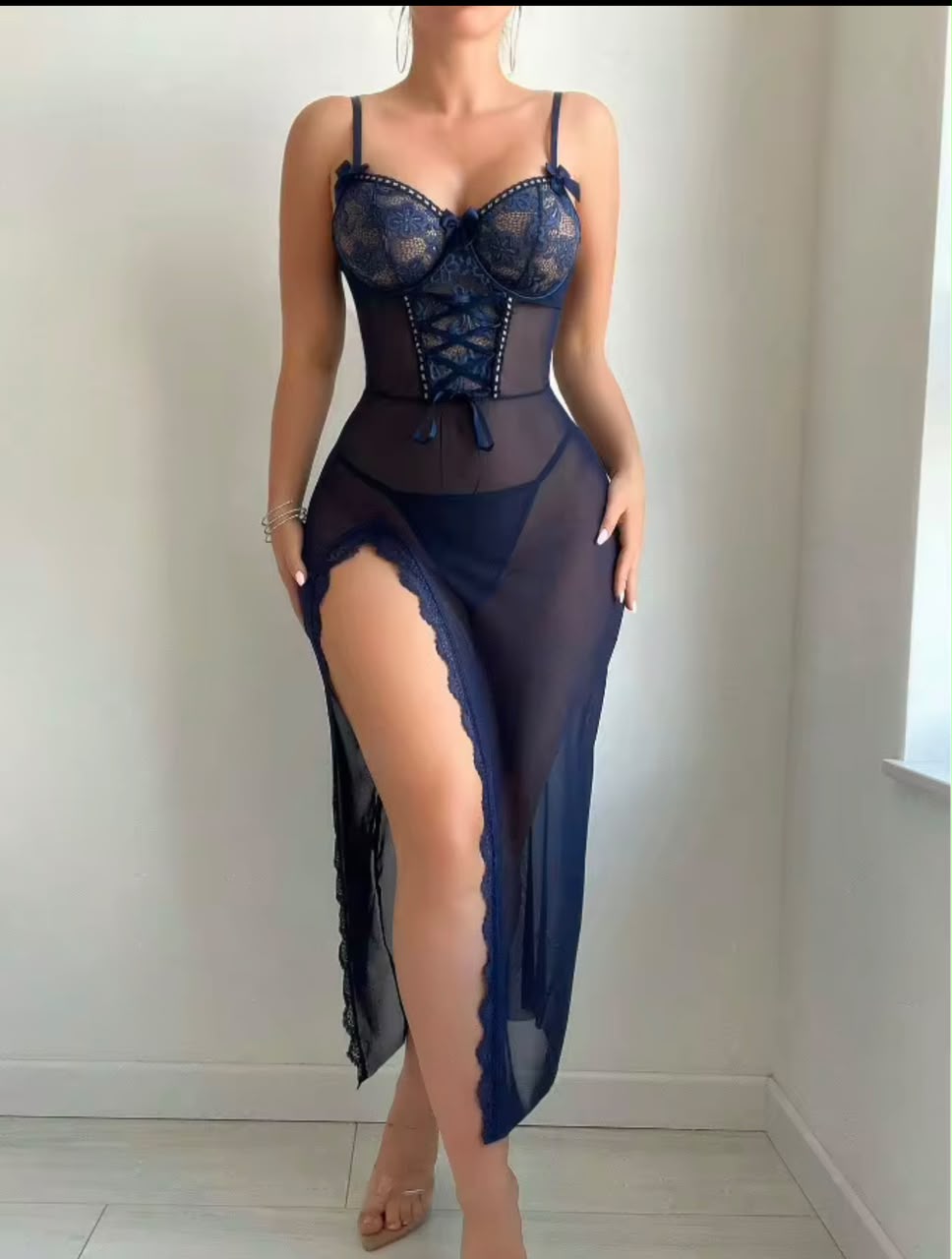 Nuisette Longue Laçage Fente Haute