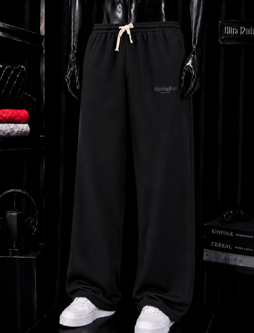 Pantalon jogging noir lettrage gothique