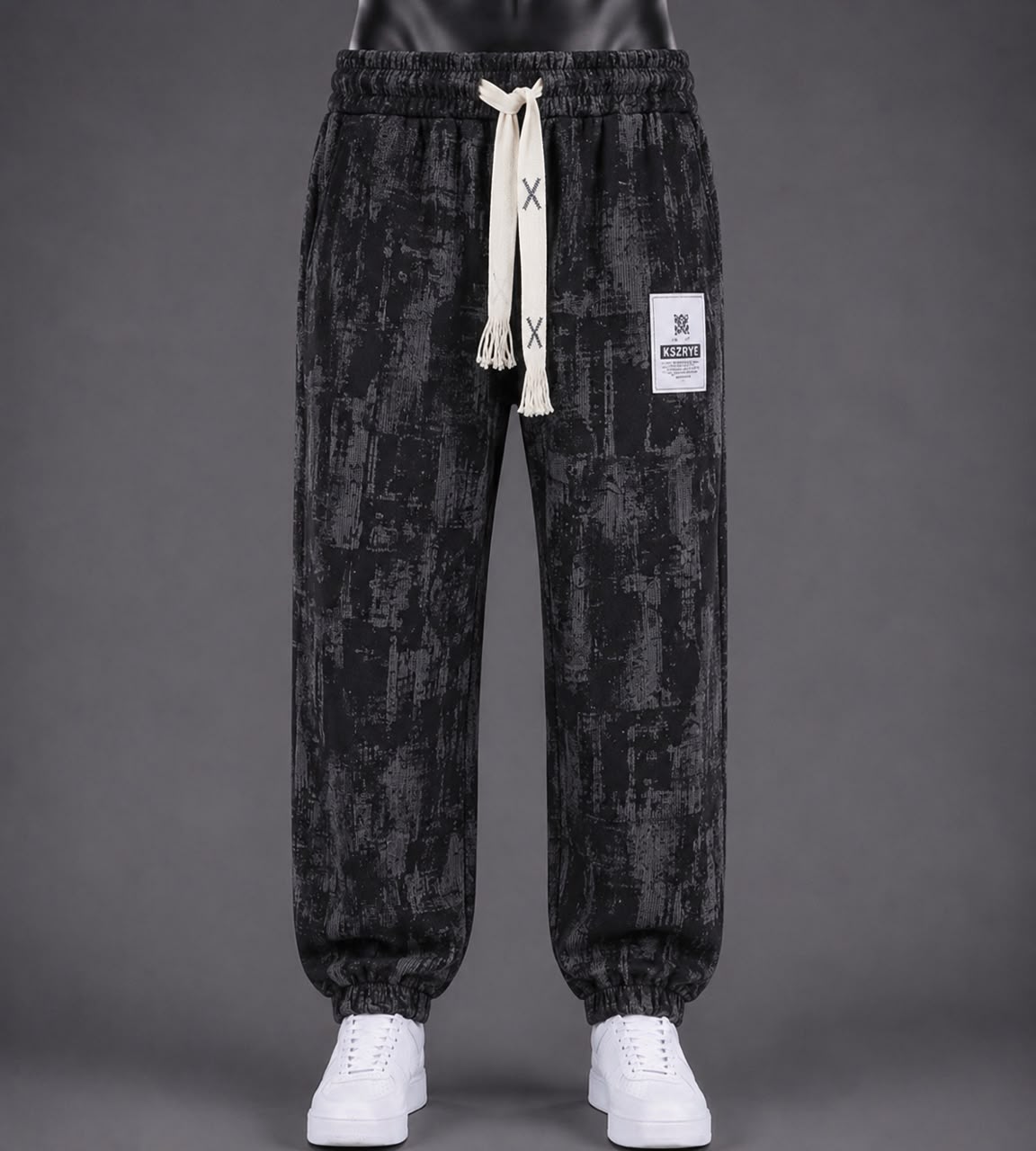 Pantalon jogging noir imprimé délavé