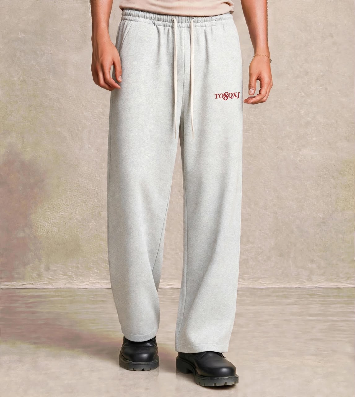Pantalon jogging gris broderie rouge — Tendressa
