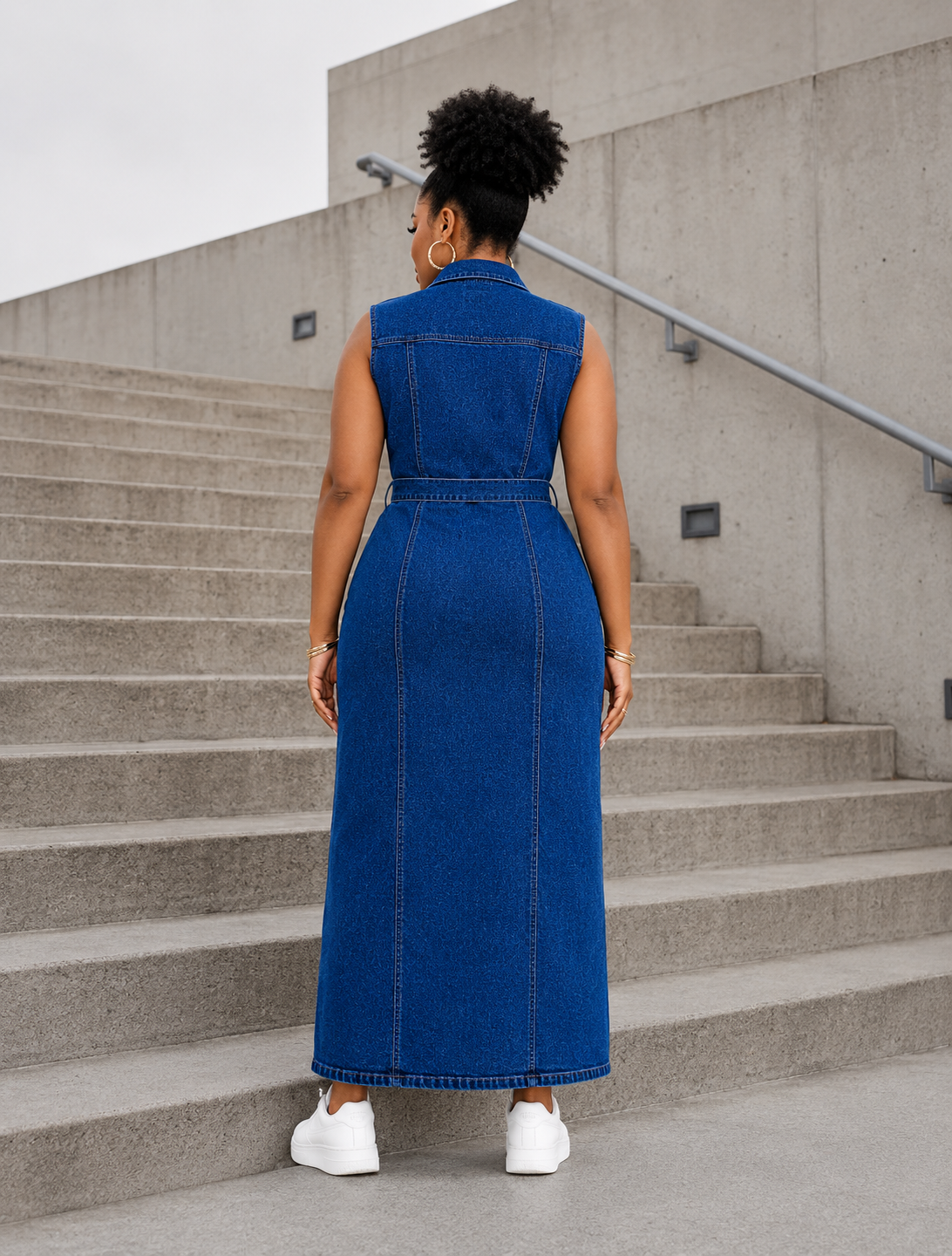 Robe chemise longue en jean, boutonnage intégral et longueur cheville