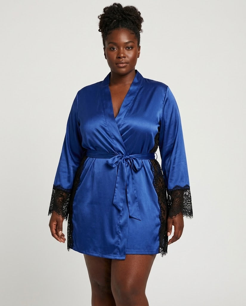Peignoir court satin bleu roi a dentelle noire vue de dos