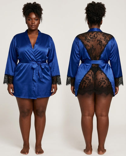 Peignoir court satin bleu roi a dentelle noire vue de face