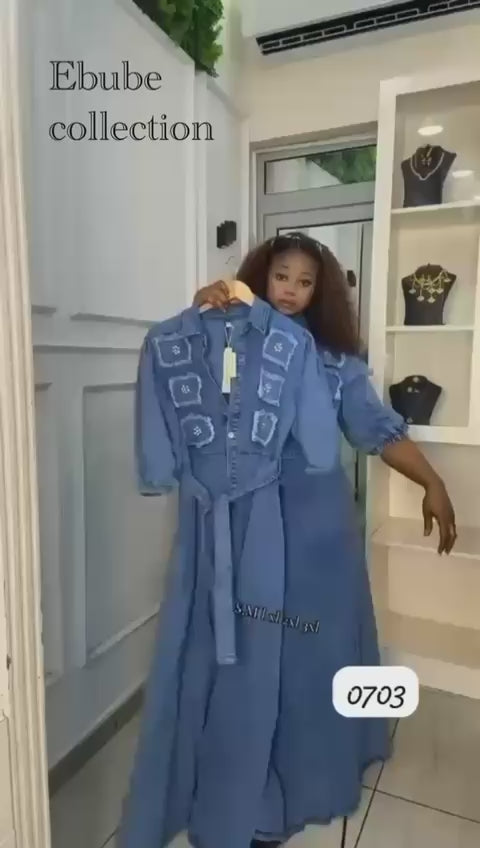 Robe longue en jean à carrés brodés, Tendressa