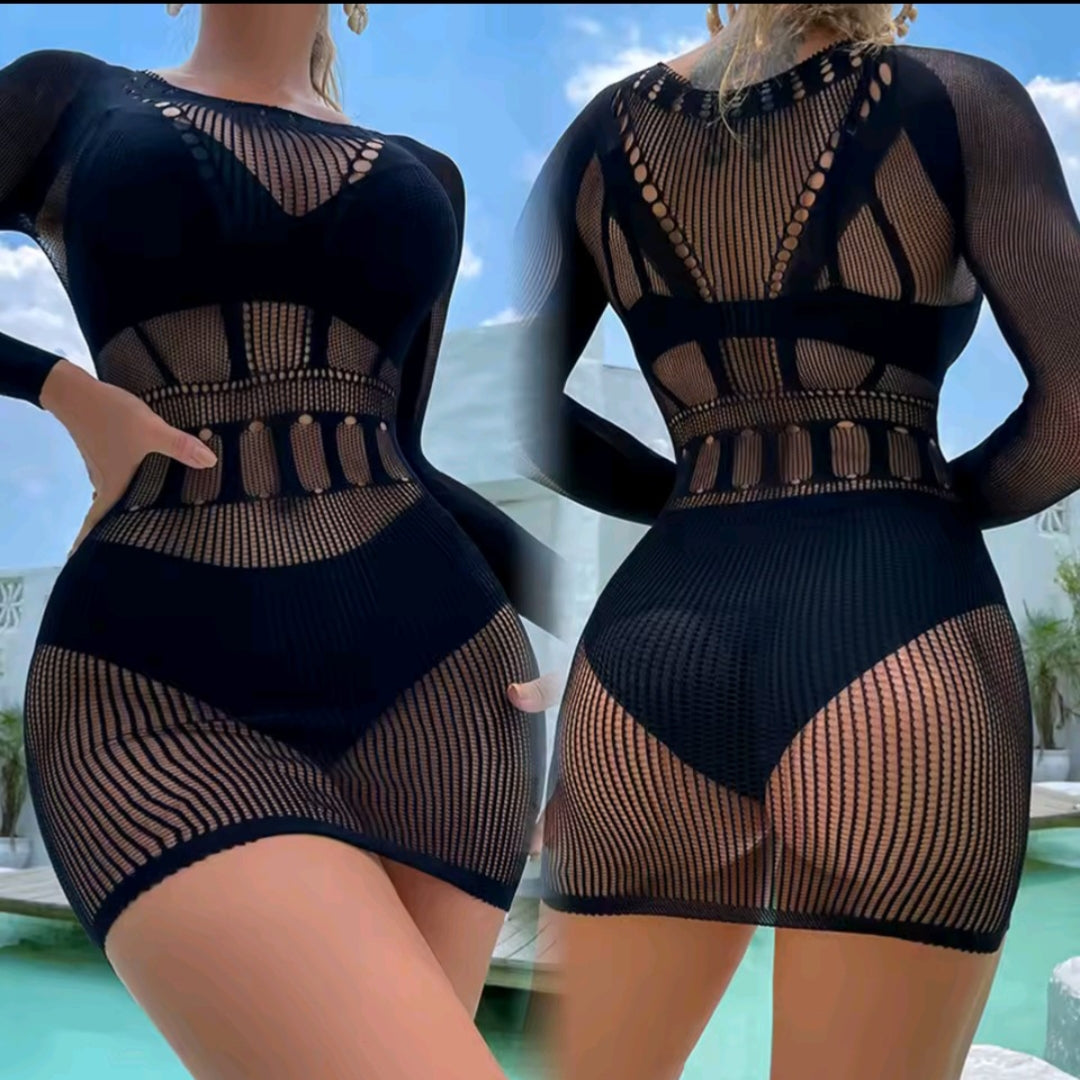 Robe résille ajourée noire à manches longues, vue de face et de dos