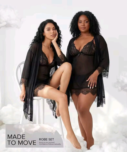 Nuisette noire en voile et dentelle avec kimono assorti